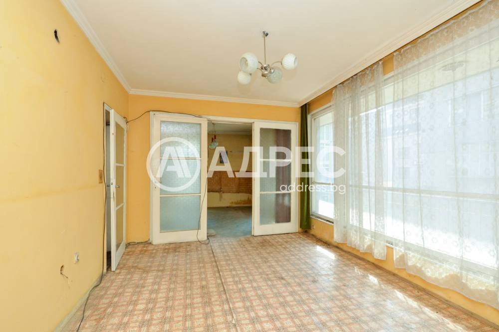 Продава МНОГОСТАЕН, гр. Бургас, Център