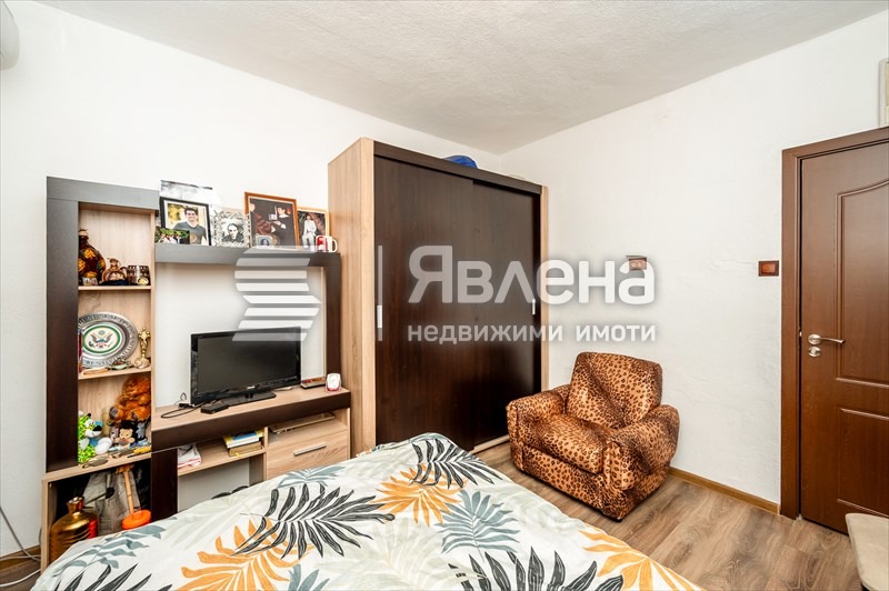Продава ЕТАЖ ОТ КЪЩА, гр. Перник, Църква, снимка 14 - Етаж от къща - 54384986