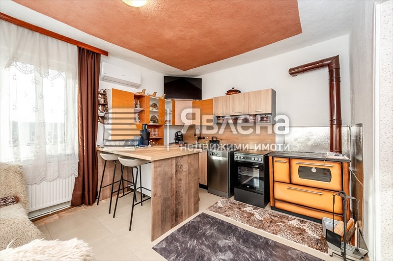 Продава ЕТАЖ ОТ КЪЩА, гр. Перник, Църква, снимка 13 - Етаж от къща - 54384986