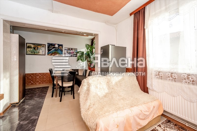 Продава ЕТАЖ ОТ КЪЩА, гр. Перник, Църква, снимка 10 - Етаж от къща - 54384986