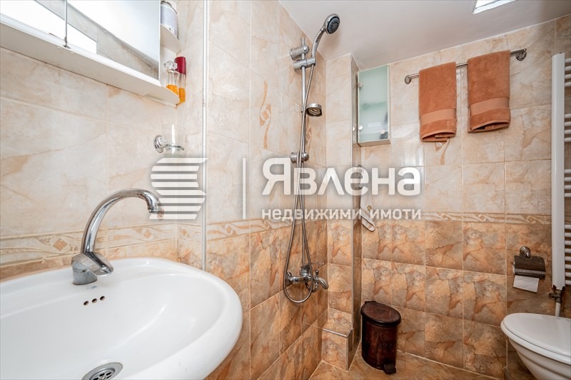 Продава ЕТАЖ ОТ КЪЩА, гр. Перник, Църква, снимка 15 - Етаж от къща - 54384986
