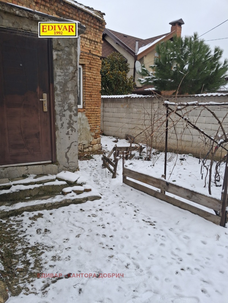 Продава КЪЩА, гр. Добрич, Автогара, снимка 2 - Къщи - 53106878