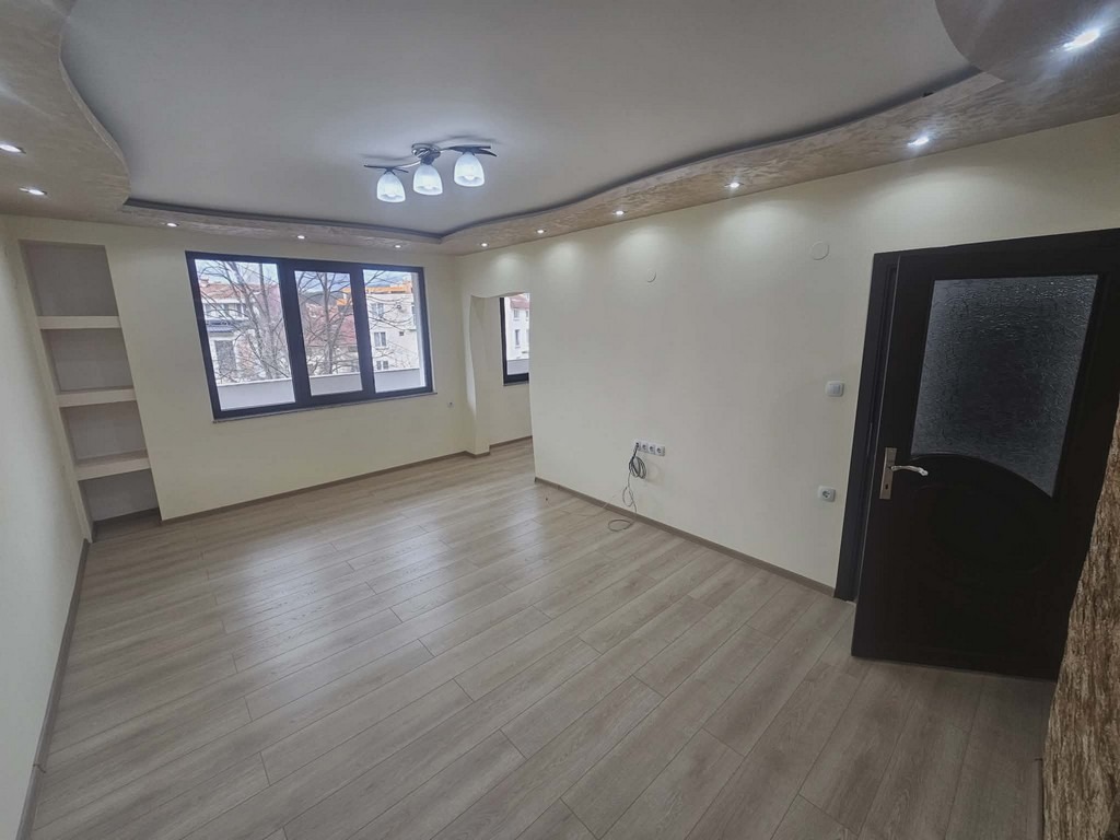 Продава 3-СТАЕН, гр. Кърджали, Център, снимка 8 - Апартаменти - 53730190