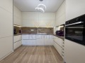 Продава 4-СТАЕН, гр. Варна, к.к. Св.Св. Константин и Елена, снимка 1