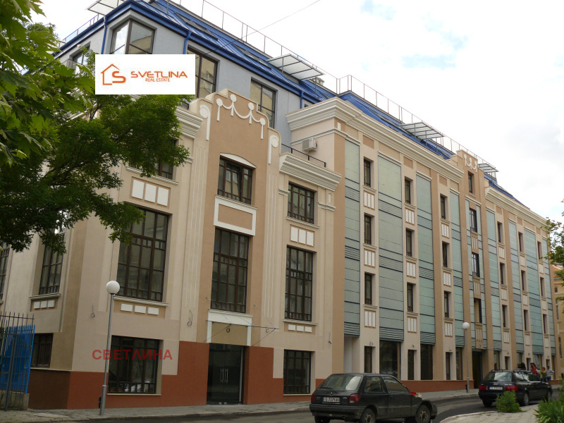 Продава ТЪРГОВСКИ КОМПЛЕКС в град Благоевград, Широк център - 1103 кв.м / 3 000 000 € » 5 867 490.00 лв., СВЕТЛИНА