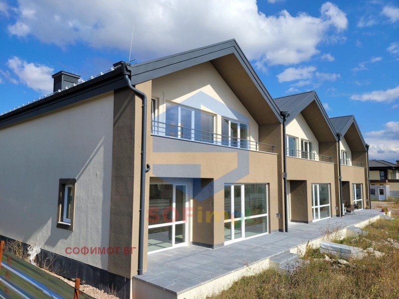 Продава  Къща област София , с. Равно поле , 204 кв.м | 10727127