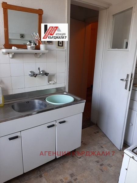 Продава 3-СТАЕН, гр. Кърджали, Център, снимка 7 - Апартаменти - 52990767