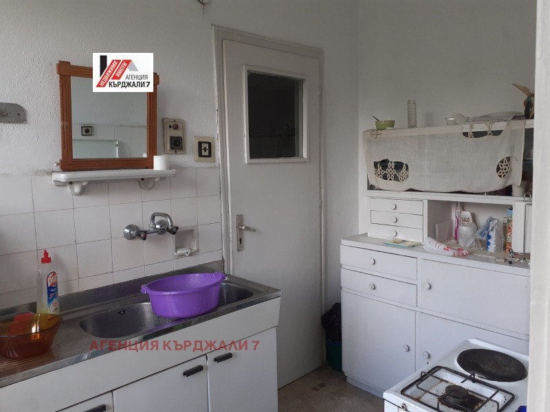 Продава 3-СТАЕН, гр. Кърджали, Център, снимка 6 - Апартаменти - 52990767