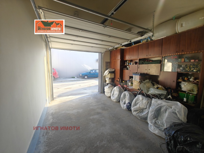 Продава ГАРАЖ, ПАРКОМЯСТО, гр. Пазарджик, Идеален център