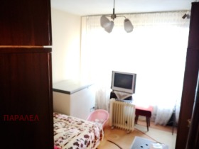 1 chambre Droujba 1, Dobritch 4