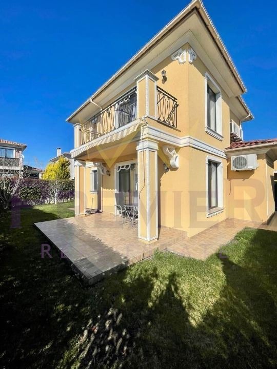 Продава КЪЩА, гр. Поморие, област Бургас, снимка 2 - Къщи - 52131483