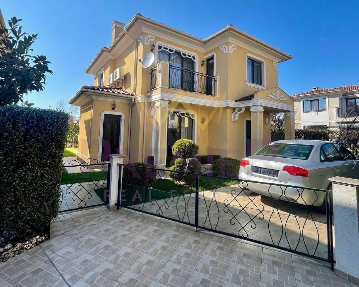 Продава КЪЩА, област Бургас, гр. Поморие • 310000 € / 606307.30 лв. • 31509947 1