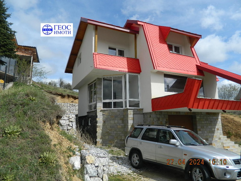 Продава  Къща, област Смолян, с. Стойките • 98 000 EUR • ID 48583442 — holmes.bg - [1] 