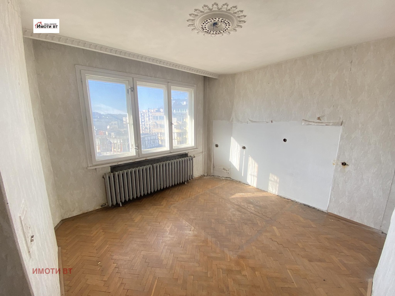 Продава 4-СТАЕН, гр. Велико Търново, Бузлуджа, снимка 2 - Апартаменти - 31638719