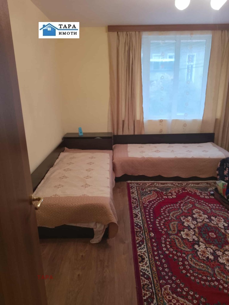 Продава ЕТАЖ ОТ КЪЩА, гр. Монтана, Идеален център, снимка 3 - Етаж от къща - 52638345