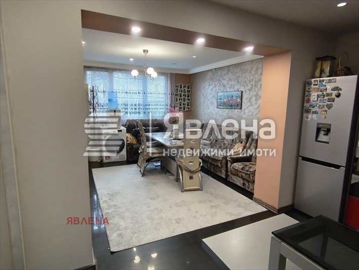 Продава ЕТАЖ ОТ КЪЩА, гр. Божурище, област София област, снимка 2 - Етаж от къща - 53921053