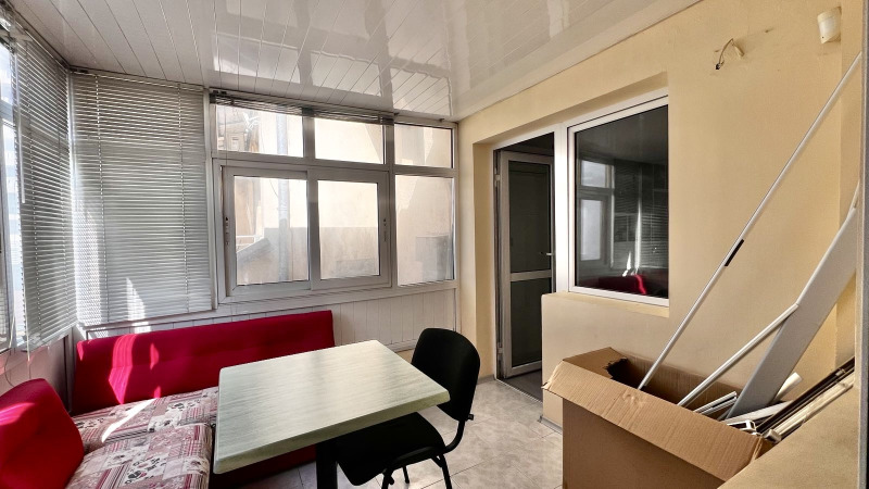 Продава КЪЩА, гр. Варна, Център, снимка 2 - Къщи - 53507200