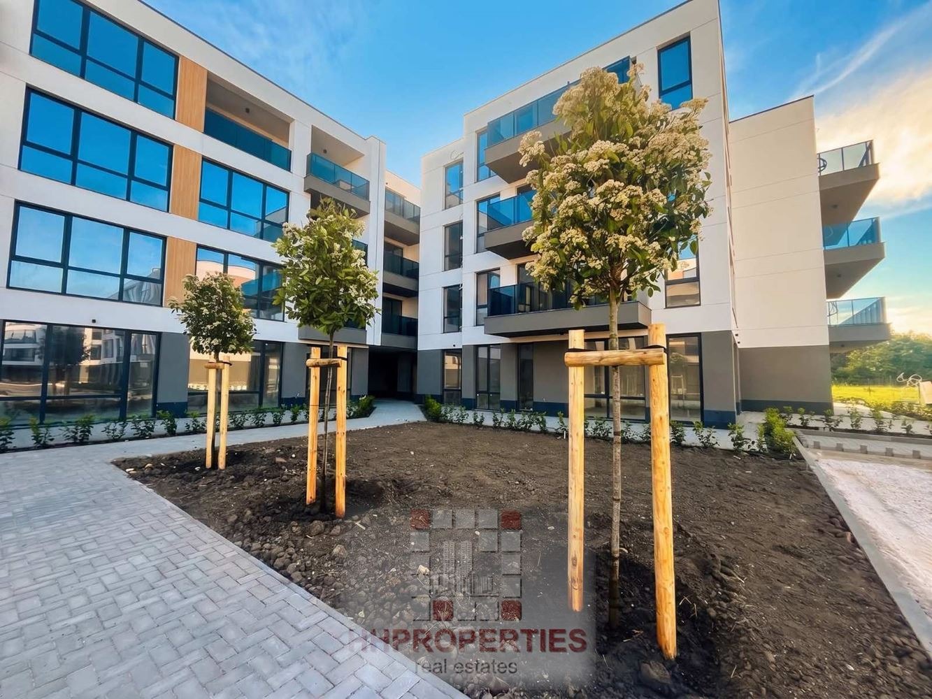 Продава 2-СТАЕН, гр. Пловдив, Остромила, снимка 2 - Апартаменти - 52273874