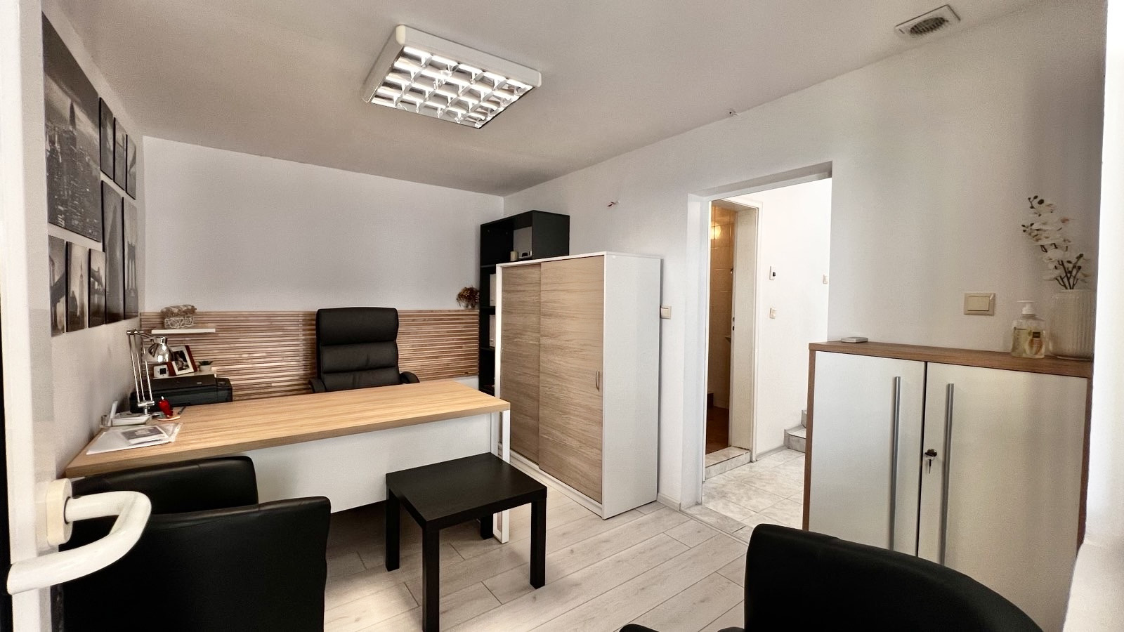 Продава КЪЩА, гр. Варна, Център, снимка 2 - Къщи - 53507200