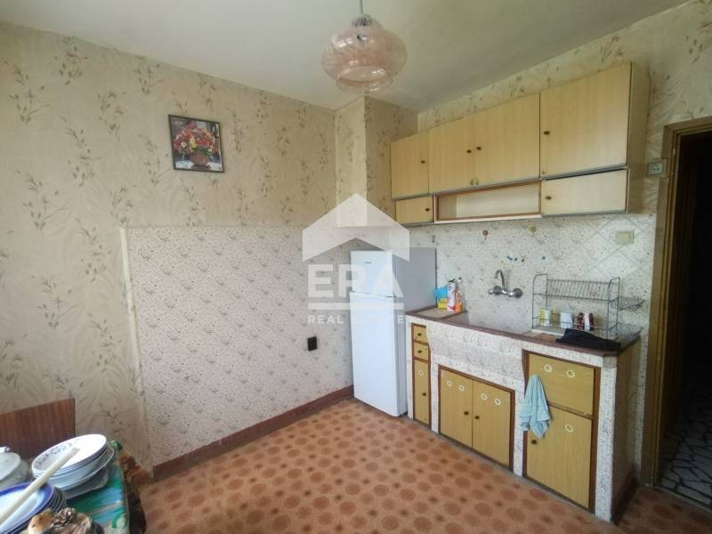 Продава  2-стаен град Ямбол , Възраждане , 64 кв.м | 30581119 - изображение [3]