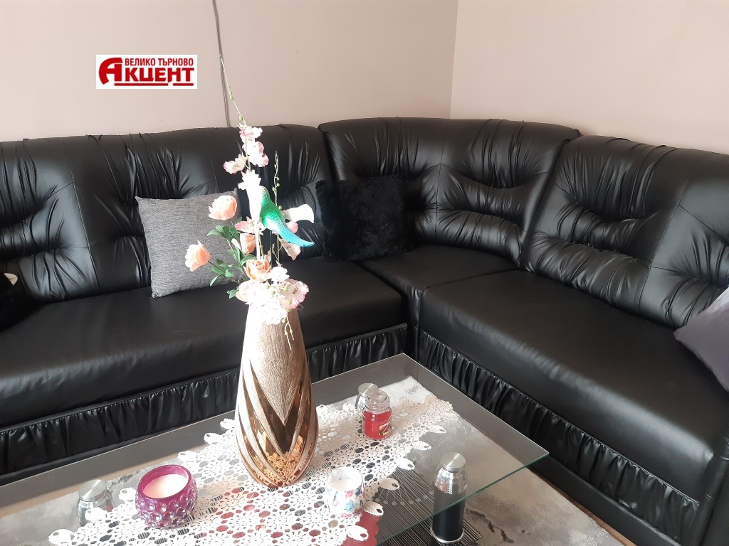 Продава ЕТАЖ ОТ КЪЩА, гр. Велико Търново, Асенов, снимка 2 - Етаж от къща - 42496089