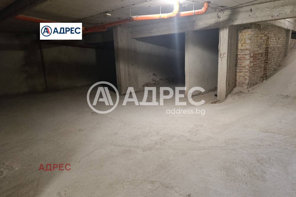 Продава ГАРАЖ, ПАРКОМЯСТО, гр. Варна, Център, снимка 5 - Гаражи и паркоместа - 53765910