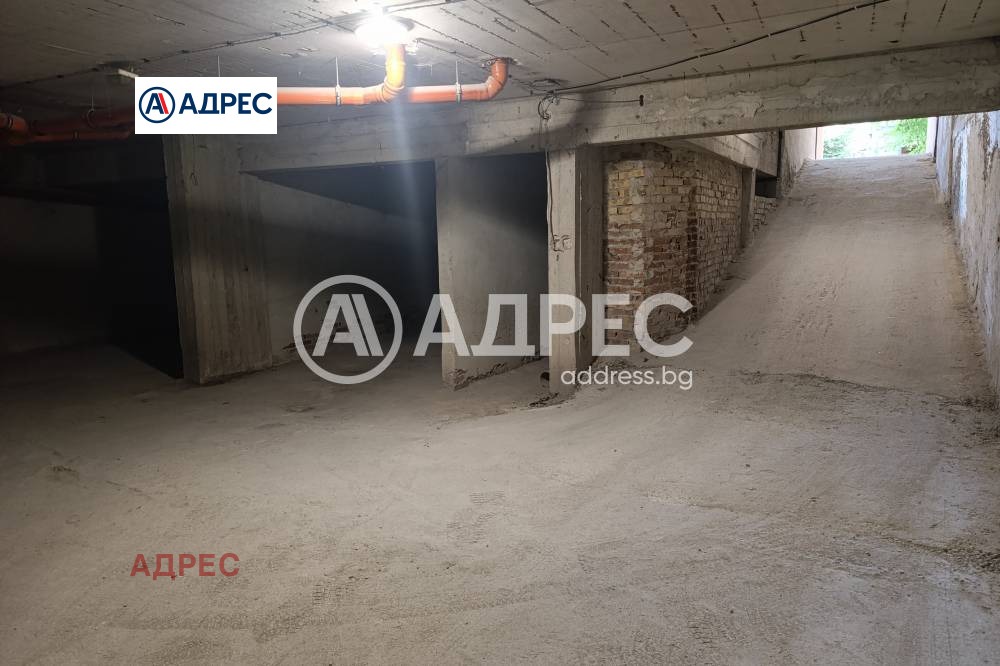 Продава ГАРАЖ, ПАРКОМЯСТО, гр. Варна, Център, снимка 8 - Гаражи и паркоместа - 53765910