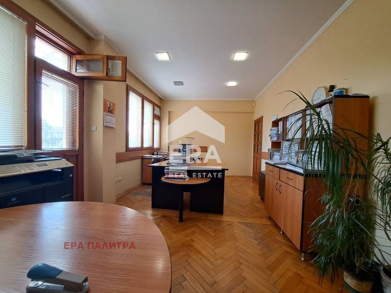 De vânzare  2 dormitoare Burgas , Țentâr , 105 mp | 17590535 - imagine [6]