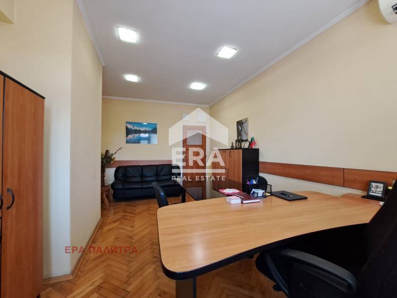 De vânzare  2 dormitoare Burgas , Țentâr , 105 mp | 17590535 - imagine [2]