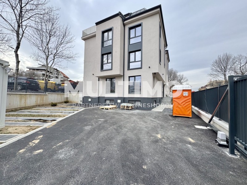 Till salu  2 sovrum Sofia , Gorna banja , 132 kvm | 33903881