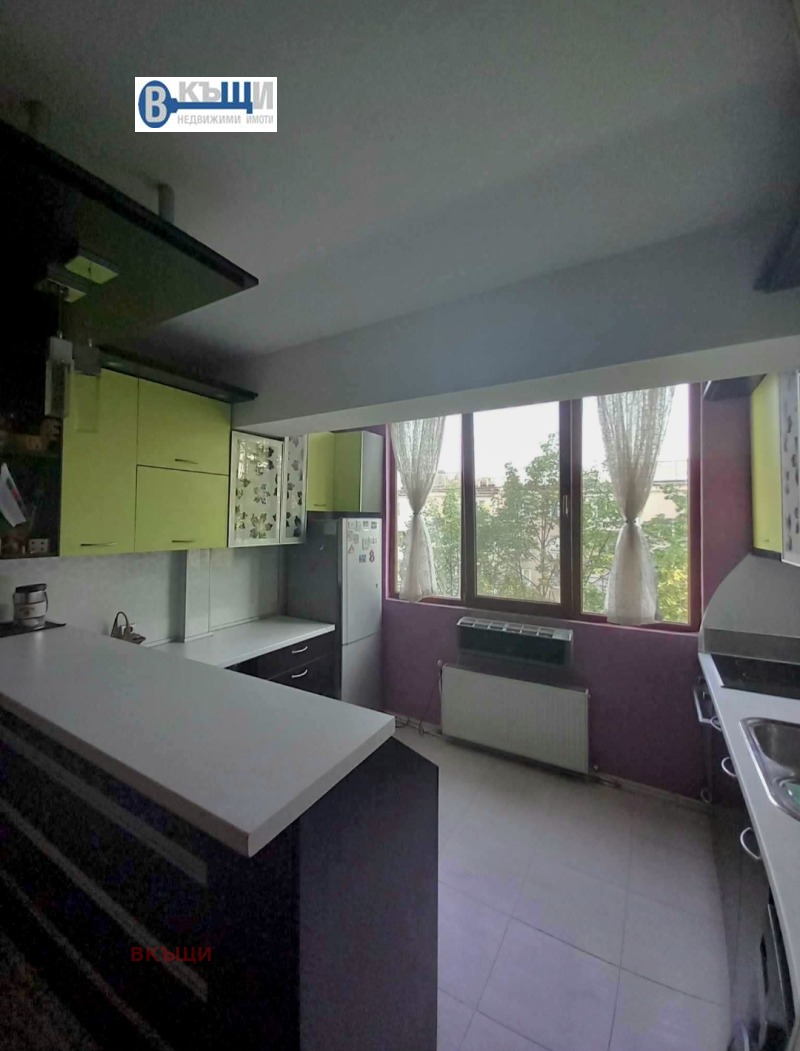 Продава 3-СТАЕН, гр. Велико Търново, Център, снимка 2 - Апартаменти - 52478589