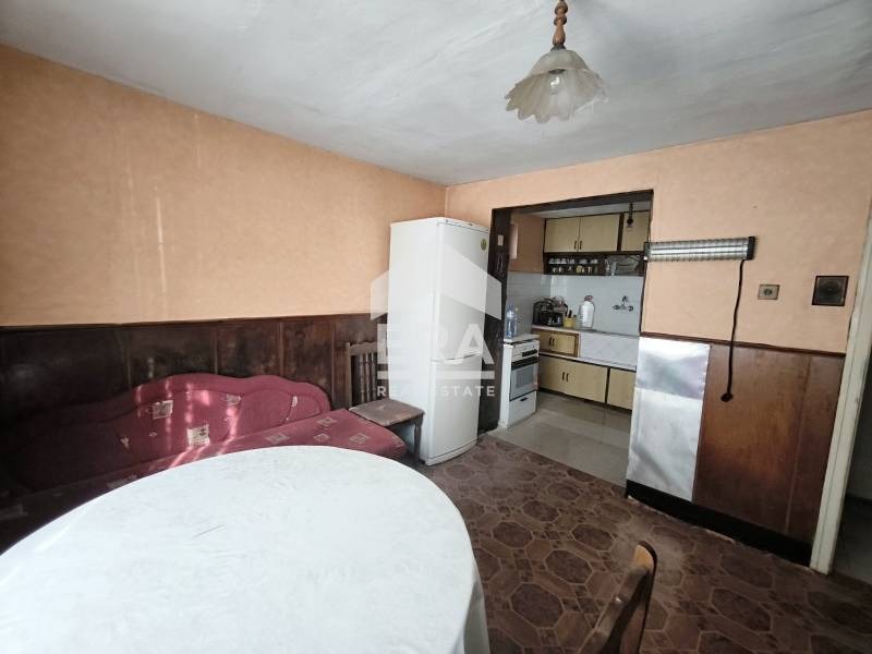 Продава КЪЩА, гр. Хасково, Младежки хълм, снимка 2 - Къщи - 54132396