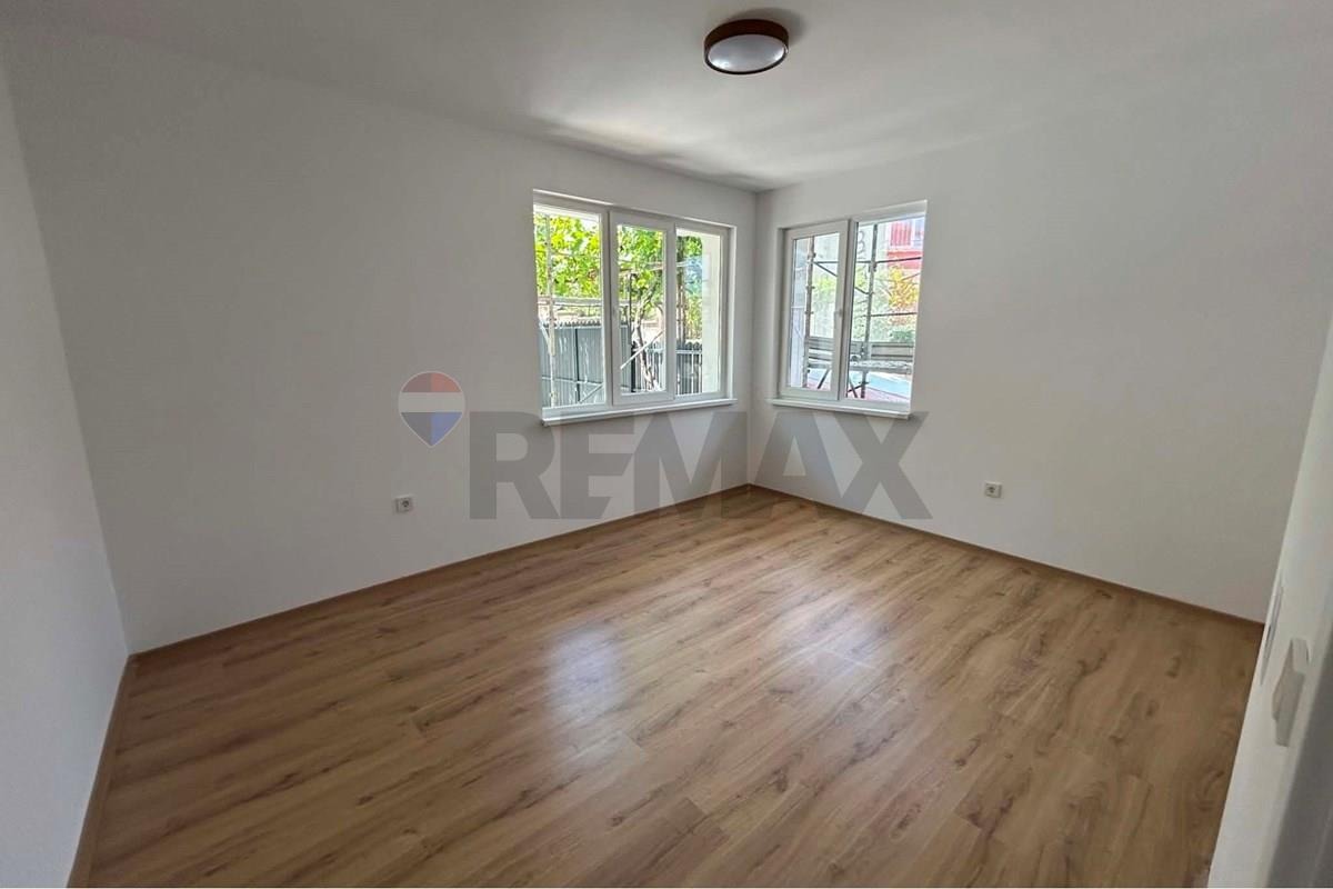 Продава ЕТАЖ ОТ КЪЩА, гр. Шумен, Център, снимка 6 - Етаж от къща - 55009762