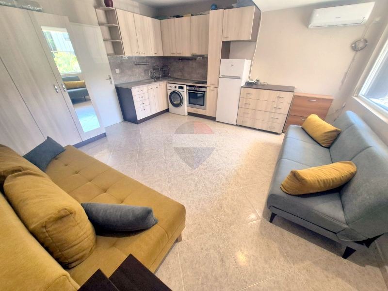 Продава 1-СТАЕН, гр. Варна, Бриз, снимка 2 - Апартаменти - 55055327