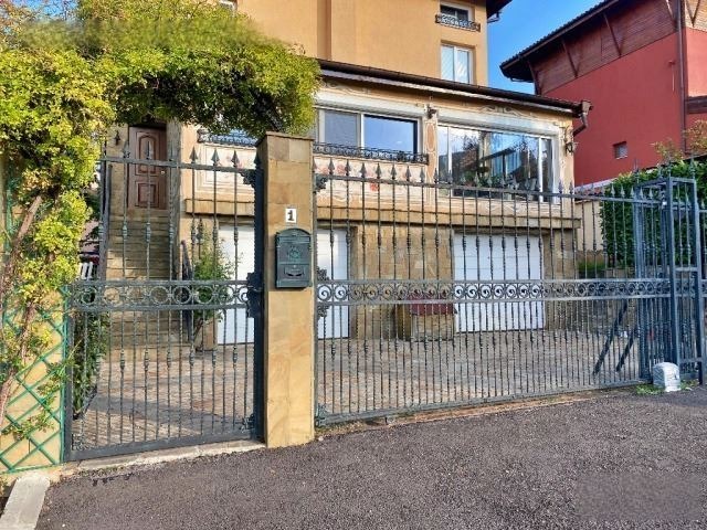 Продава КЪЩА, град София, гр. Банкя • 684998 € / 1339739.64 лв. • 67735396 1