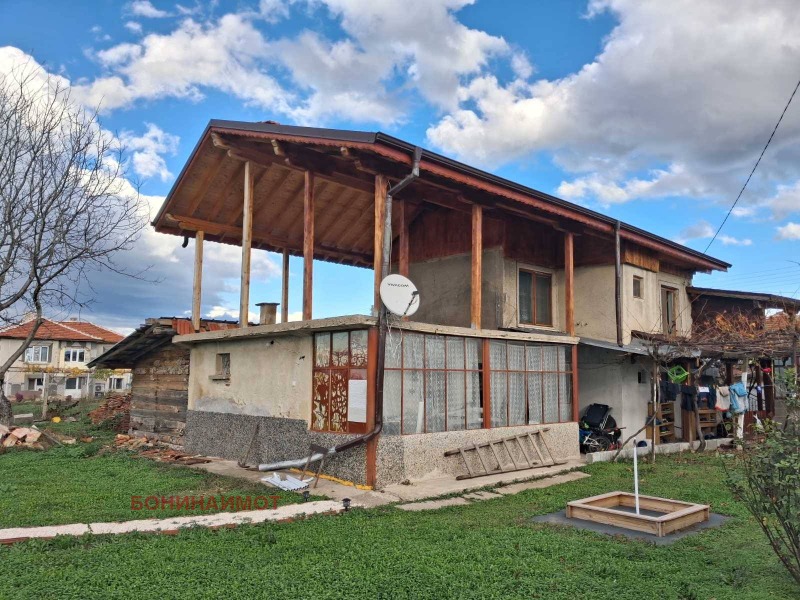 Продава КЪЩА, с. Конуш, област Пловдив, снимка 2 - Къщи - 53038704