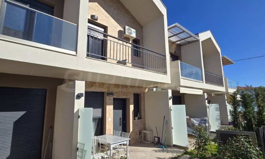 Продава КЪЩА, Извън страната, област Извън страната, снимка 2 - Къщи - 53473877