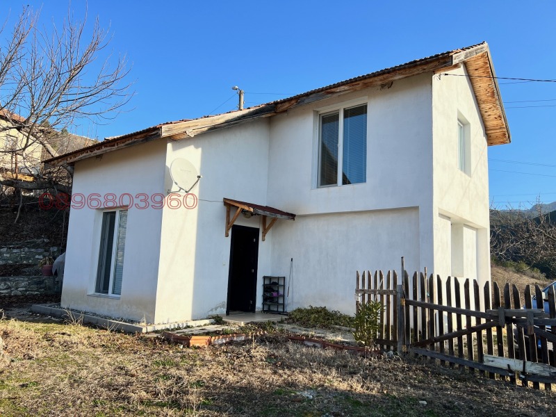 Продава КЪЩА в област Благоевград, с. Плоски - 730 кв.м / 149 999 € » 293 372.54 лв.