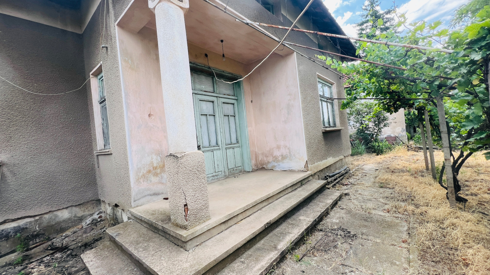 Продава КЪЩА, гр. Вълчедръм, област Монтана