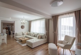 КЪЩА, 320 m2