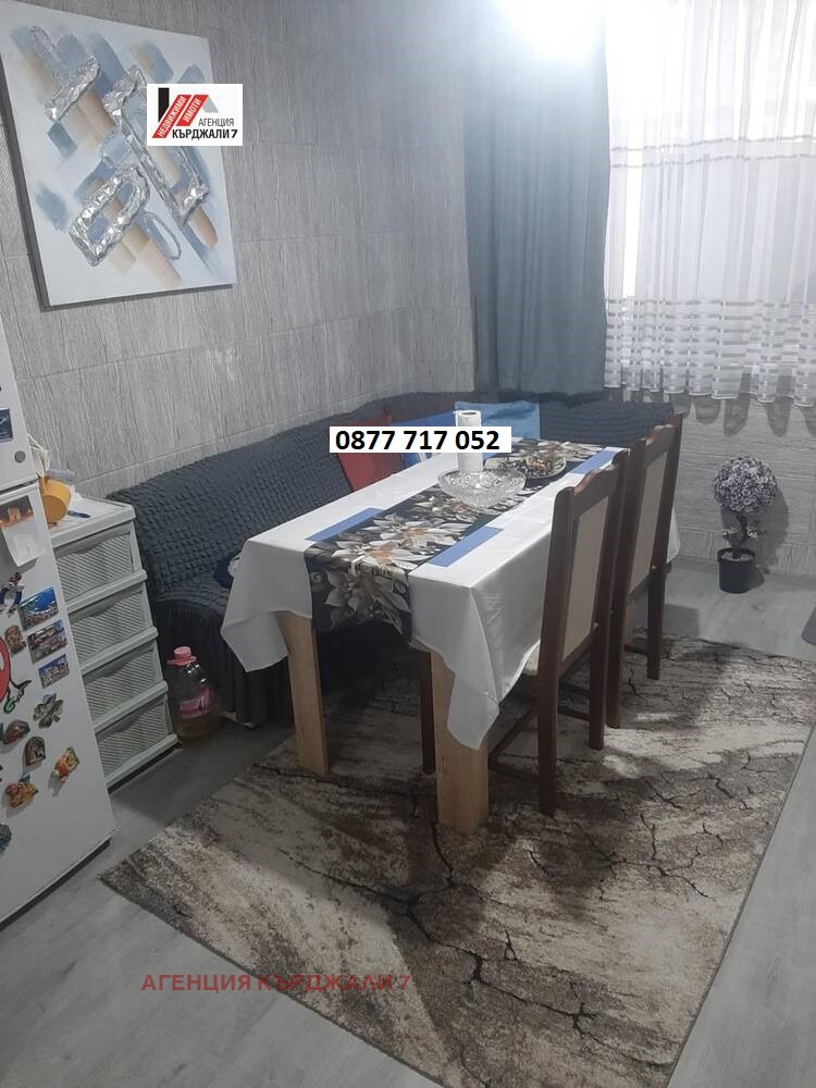Продается  2 спальни Кърджали , Център , 85 кв.м | 96882931