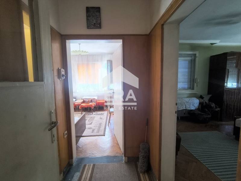 Продава 4-СТАЕН, гр. Велико Търново, Център, снимка 9 - Апартаменти - 52280270