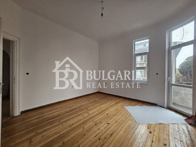 Продава МНОГОСТАЕН, гр. Бургас, Център, снимка 5 - Апартаменти - 53414807