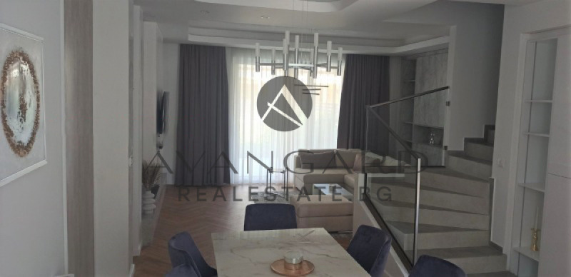 Te koop  Huis Plovdiv , Ostromila , 388 m² | 74612590 - afbeelding [3]