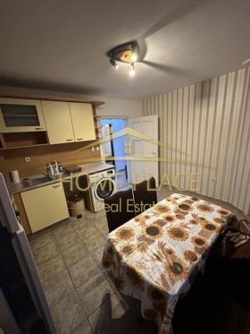 3-стаен град Варна, Колхозен пазар