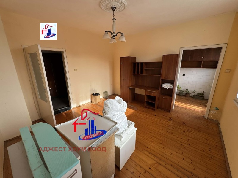 Продава 4-СТАЕН, гр. Шумен, Пазара