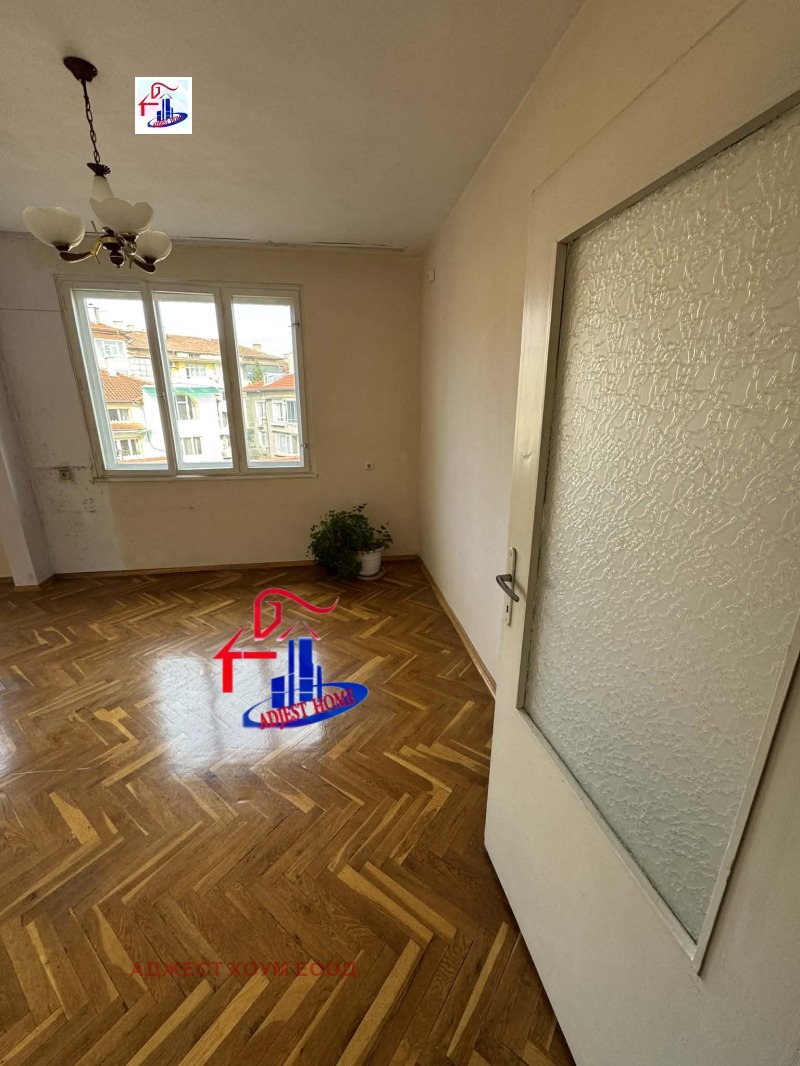 Продава 4-СТАЕН, гр. Шумен, Пазара, снимка 3 - Апартаменти - 52440130