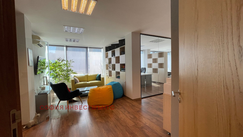 Til salg  Kontor Sofia , Vitosha , 124 kvm | 44415305