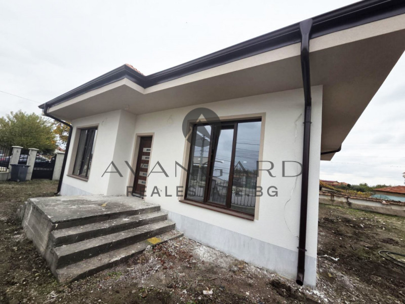 Продава КЪЩА, област Пловдив, с. Маноле • 226599 € / 443189.12 лв. • 51501317 1