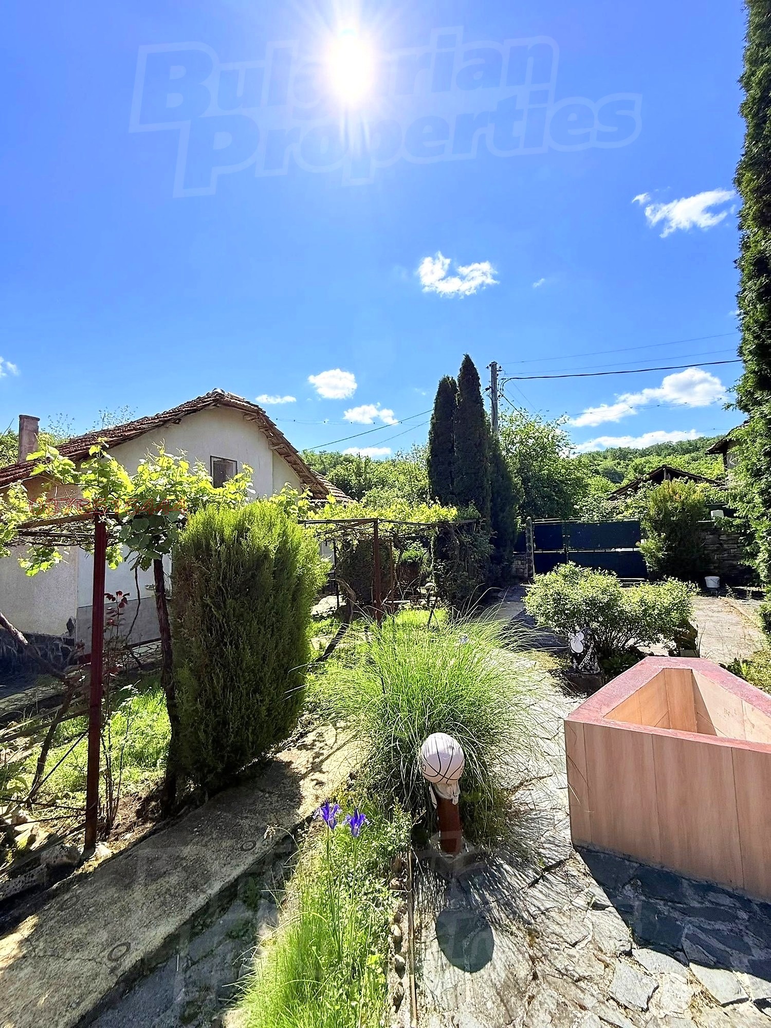 Продава КЪЩА, с. Драгана, област Ловеч, снимка 5 - Къщи - 53562706